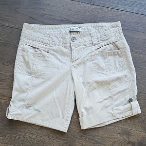 LEI Tan Cargo Shorts with Versatile Design
